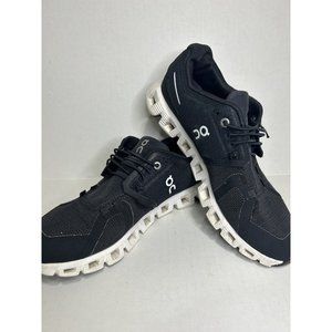 On Cloud 5 Black White Low Top Running Shoes 59.98904 Womens Size 8.5 DEFECT